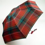Guy de Jean Ecossais pliant manuel rouge